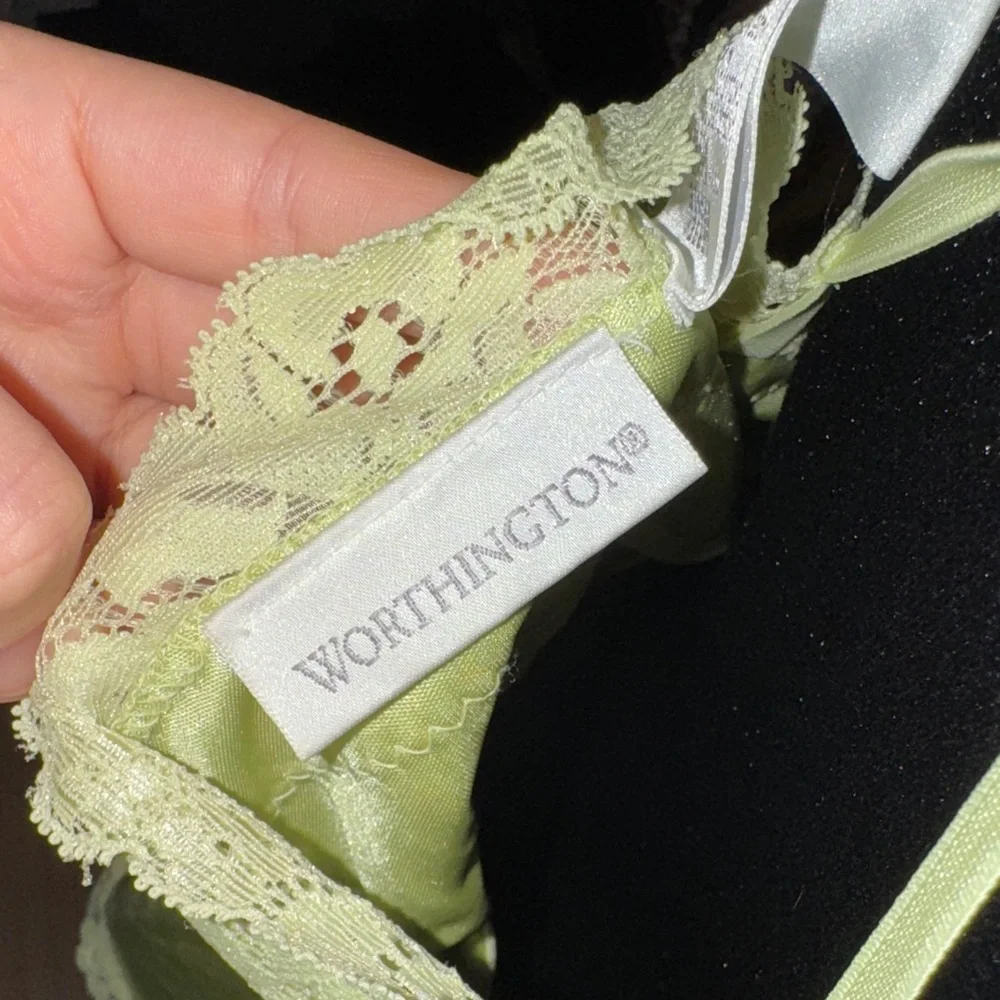 Elegant Light Green Camisole with Floral Details - Picture 8 of 16